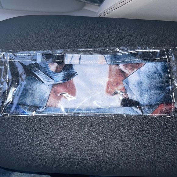New set/2 Avengers face masks - Picture 3 of 4